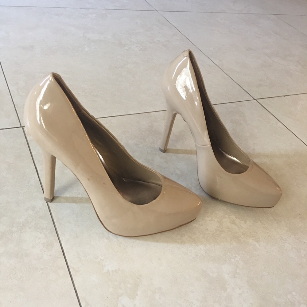 Cathy jean nude patent leather heels